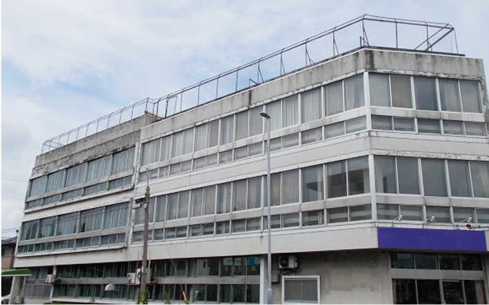 白い不動産物件