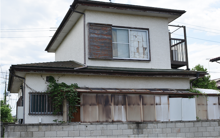 茶色いベランダがある不動産物件